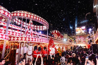 海港城“圣誕圓滿愛”圣誕布置亮燈動人一刻